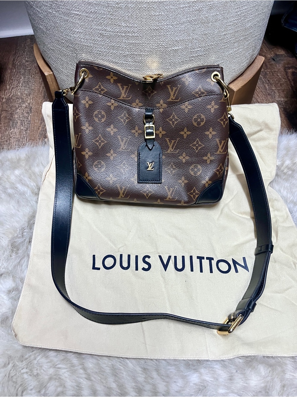 AUTHENTIC!   Chipped - Gorgeous Louis Vuitton Odeon PM Brown Monogram Crossbody